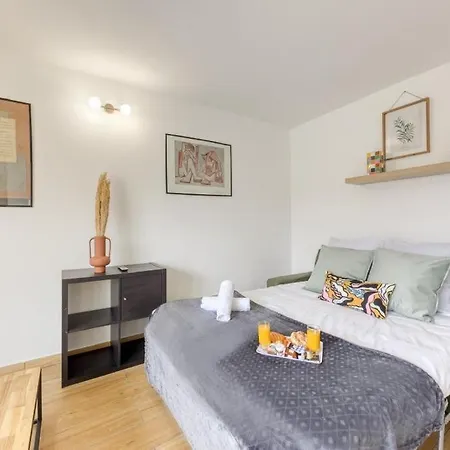 Meuble Metro 12 Apartment Aubervilliers